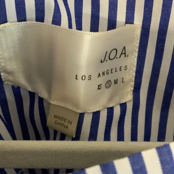 J.O.A Blue and white belted top‎ size small - Picture 2 of 5